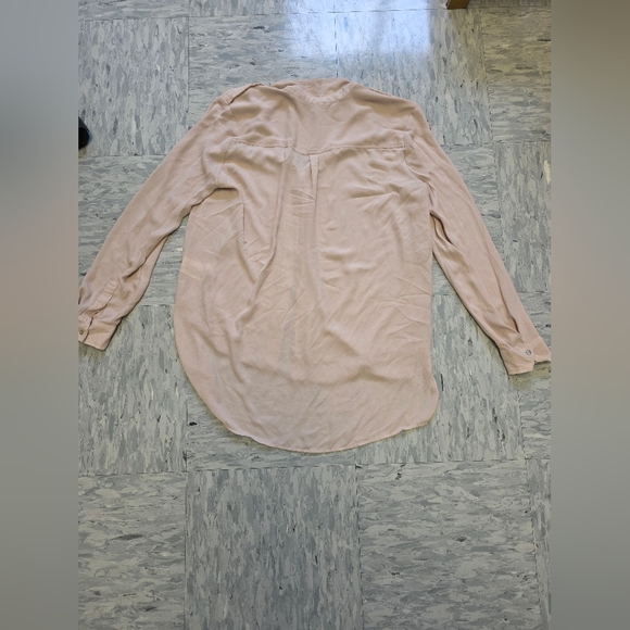 H&M Long Sleeve Hi-lo Button Down Lightweight Blouse Size 6‎ Beige - Picture 6 of 6